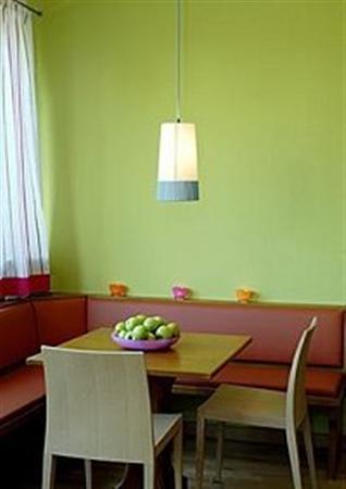 Business & Budget Hotel Tessin Munique Exterior foto